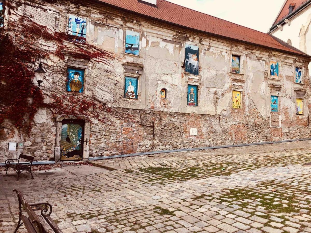 Second Home In Heart Of Pozsony Kültér fotó
